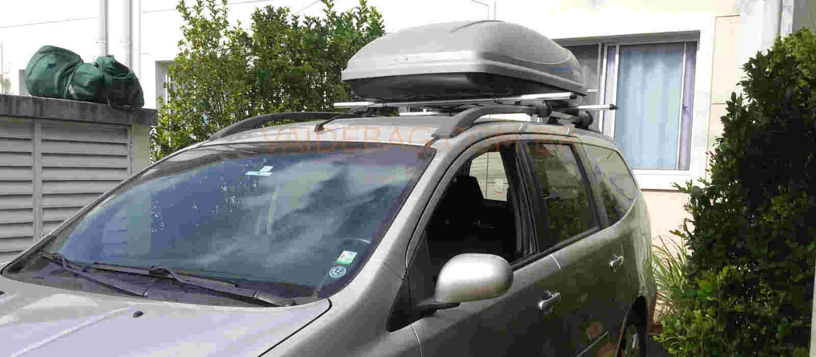 Bagageiro Maleiro Livina Thule Ocean 100 330 litros Aluguel locação