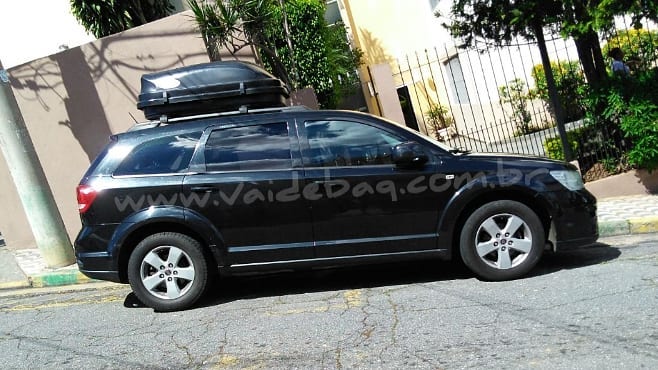 Fiat freemont com bagageiro maleiro de teto