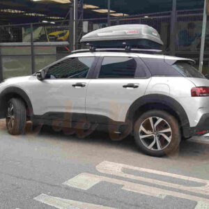 Bagageiro de teto Camper 360 litros instalado em um Citroen C4 Cactus VaideBag