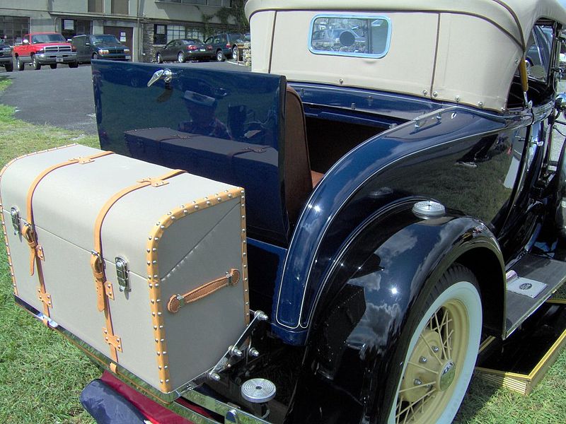 Exemplo primeiros maleiro automotivo