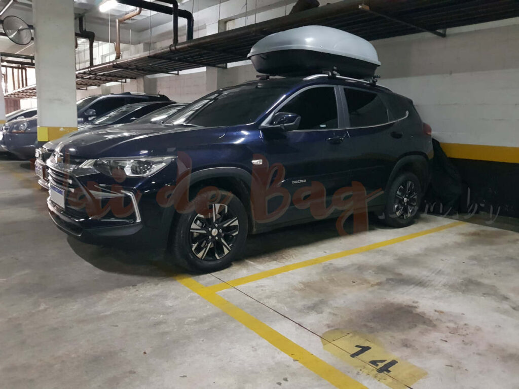 Chevrolet Tracker com bagageiro de teto